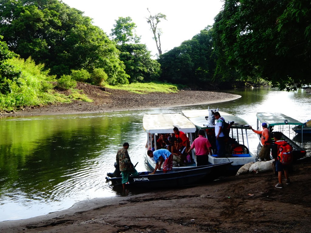 Lanchas pour se rendre de la Pavona à Tortuguero