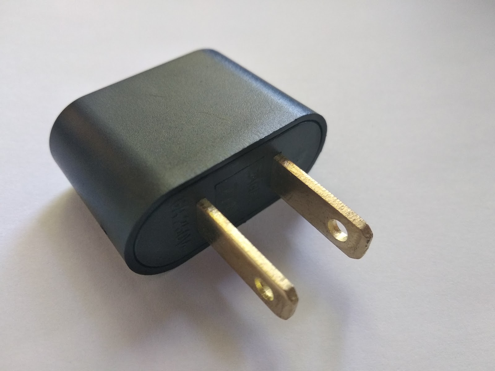 Adaptateur de prises électriques utilisable au Costa Rica
