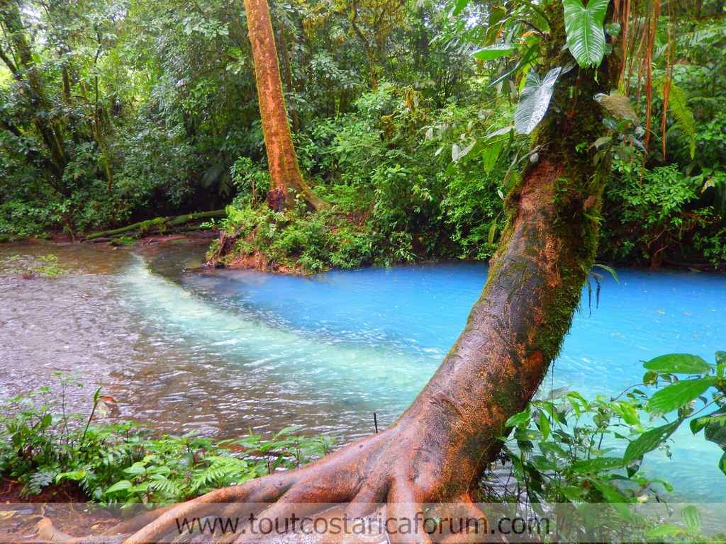 Volcan Tenorio et le Rio Celeste au Costa Rica