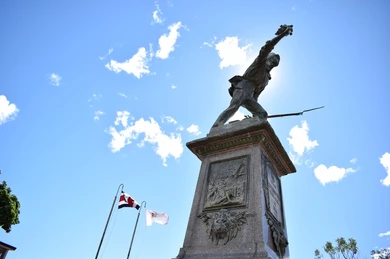 Statue à l'éffigie de Juan Santamaria lors de la bataille de Rivas, sur une place d'Alajuela, Costa Rica