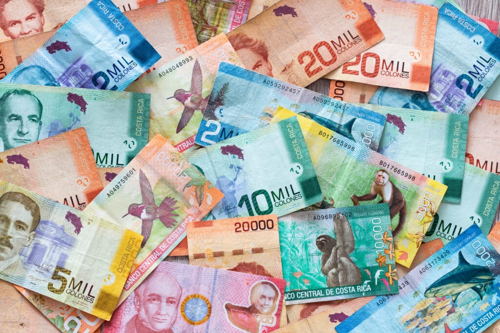 Billets de colones, la monnaie du pays