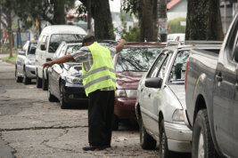 gardien de rue gilet jaune costa rica