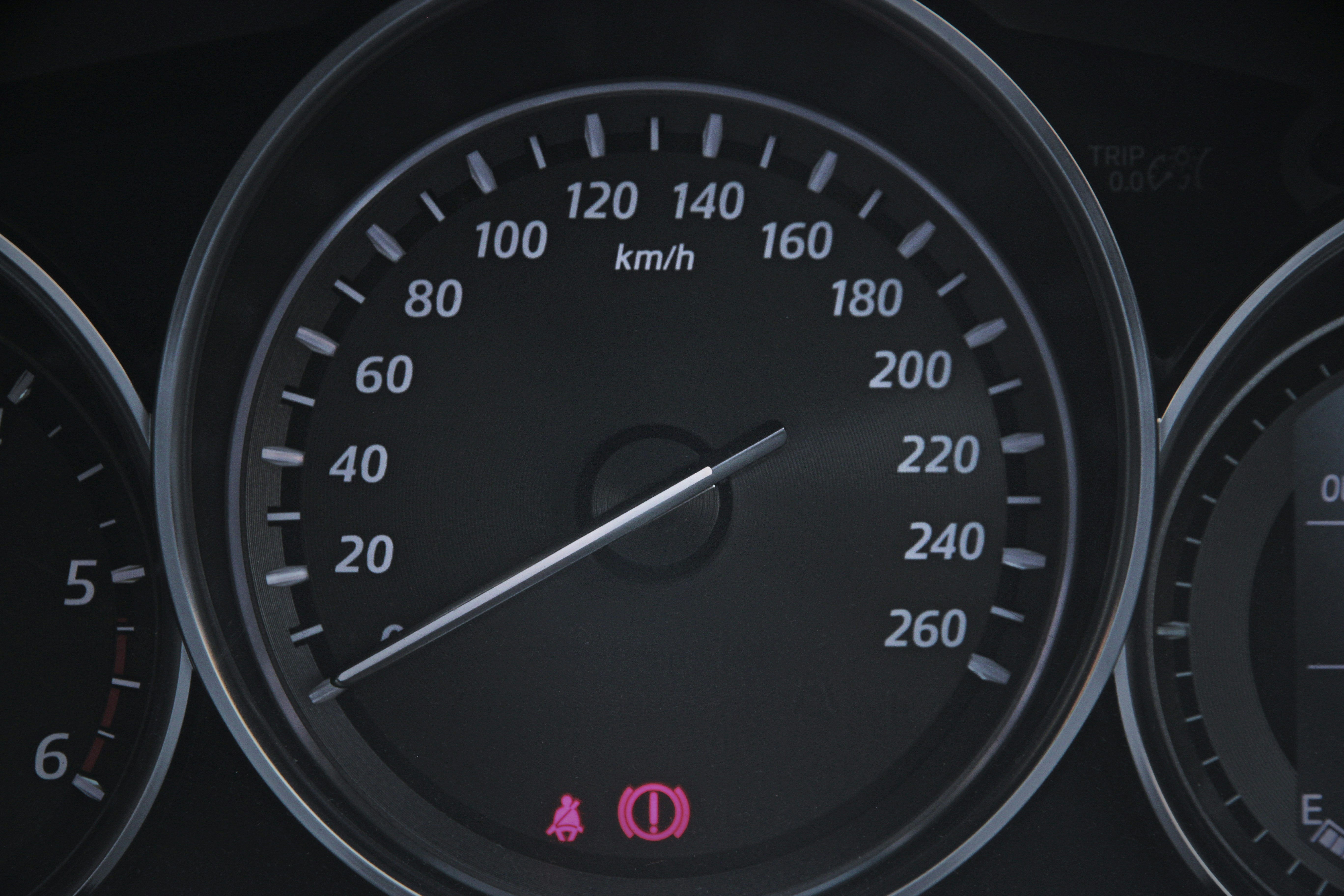 Photo de Tristan Beischel - compteur de vitesse de voiture