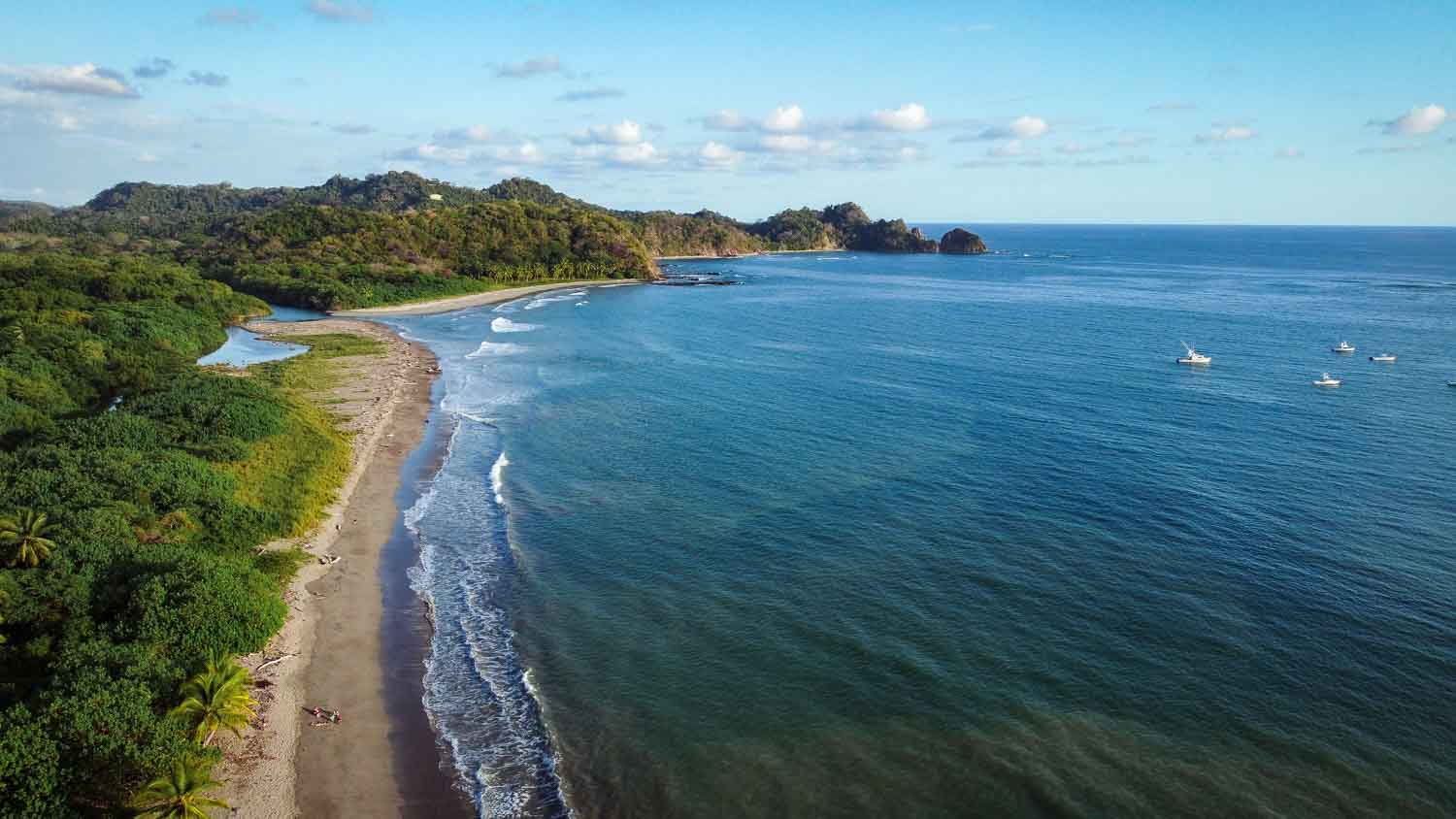 plage sable pacifique Nosara